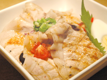 館ヶ森高原豚の豚丼！ジューシィで最高！！